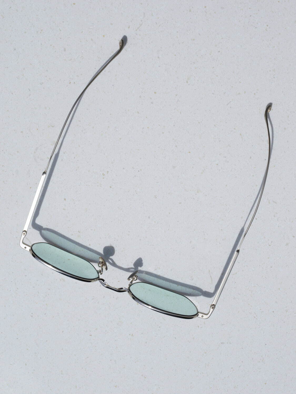 イッセイ ミヤケ アイズ 新作アイウェア「ボーンシリーズ IX」“2本の線