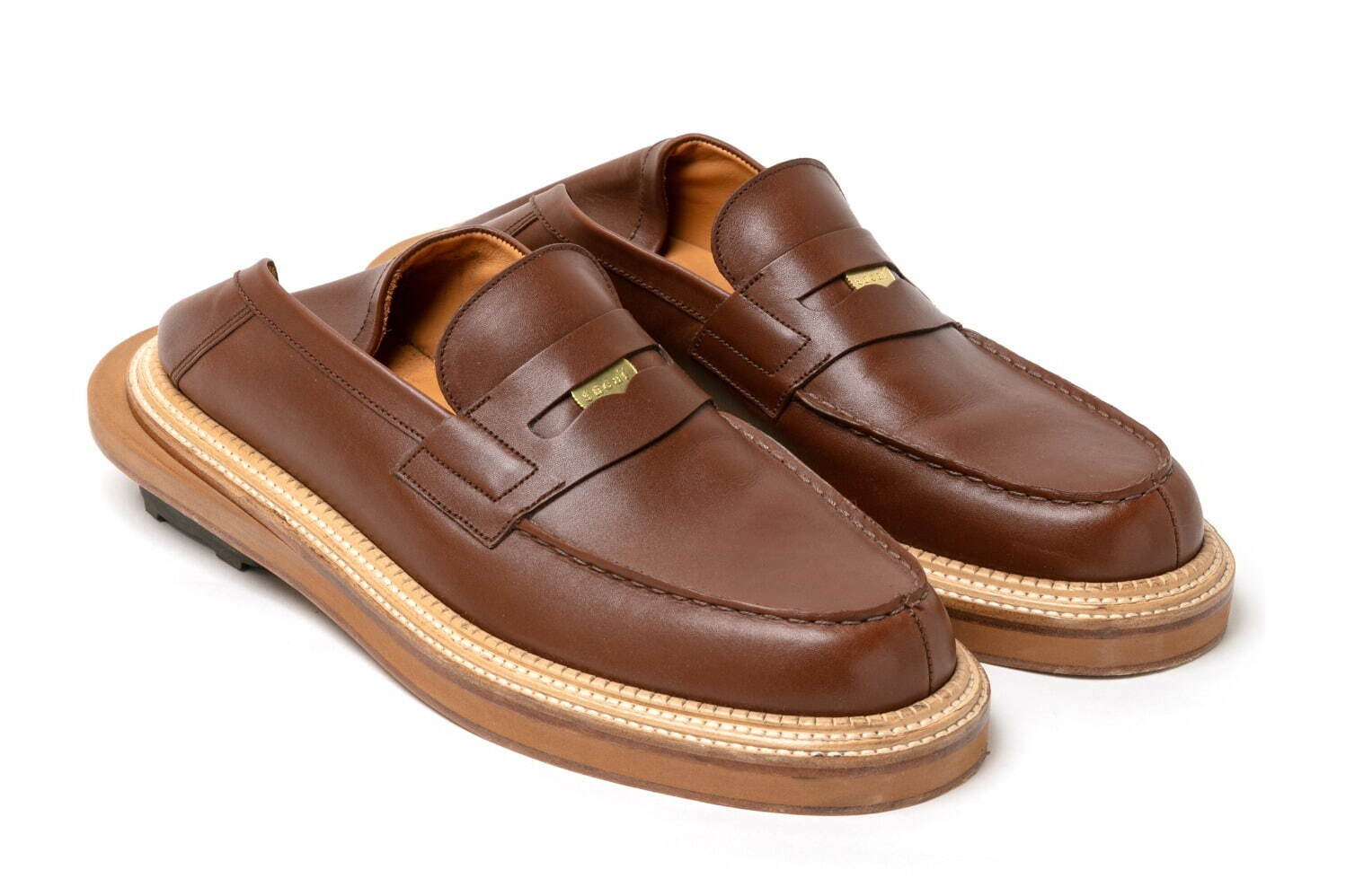 sacaiとジェイエムウエストンのコラボシューズ、“ミッドソールはみ出る