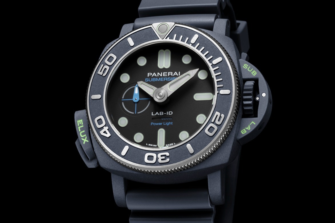 パネライ“発電＆発光する”完全機械式時計「サブマーシブル Elux LAB-ID