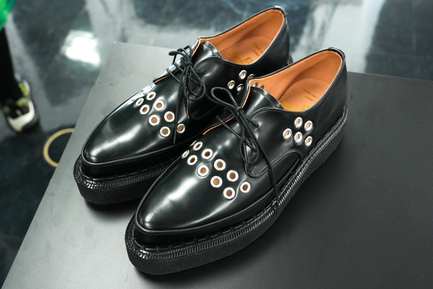 コム デ ギャルソン・オム プリュス×ジョージコックスのクリーパー