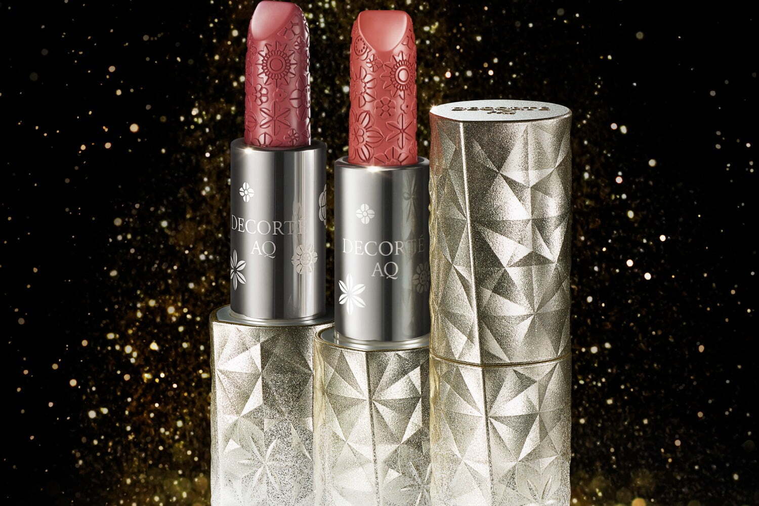 コスメデコルテ「AQ」24年クリスマスコスメ、“花々が舞う”彫刻入りの