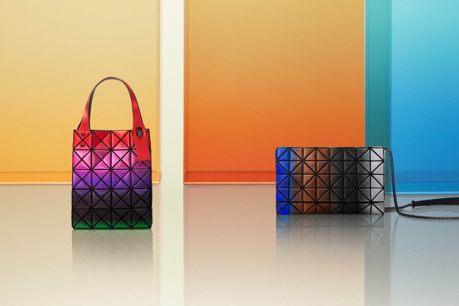 バオ バオ イッセイ ミヤケのショルダーバッグ＆ミニトート、“日没の空