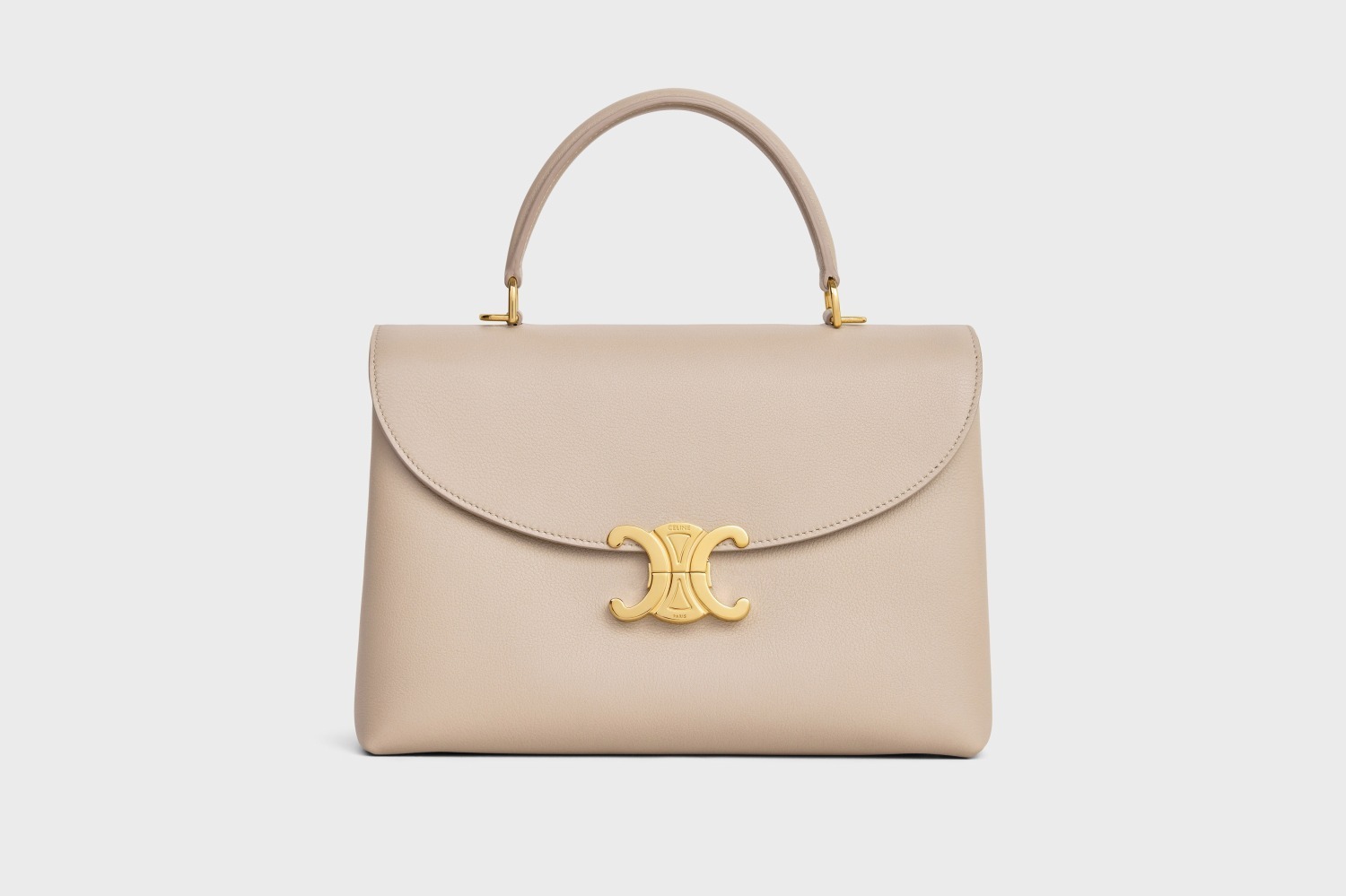 セリーヌのウィメンズバッグ「ニノ」柔らかな“ペールベージュ”の新色