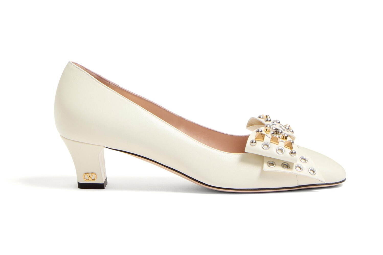 ヴァレンティノ ガラヴァーニ25年秋シューズ、“リボンタッセル付き