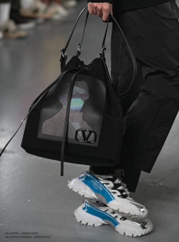 ヴァレンティノ×アンダーカバー、高橋盾による“過去と未来”がテーマの