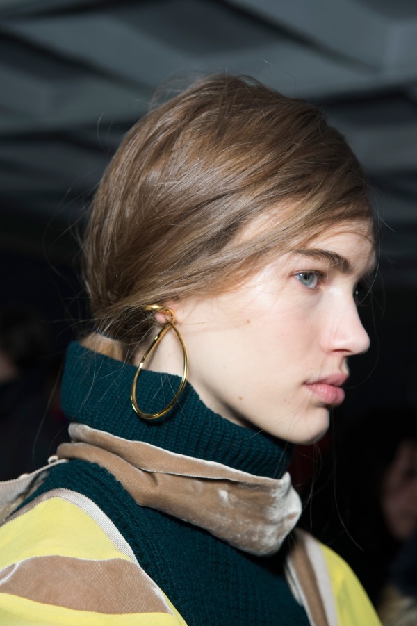 sacai×シャルロット・シェネの右耳用ピアス - ひねりを加えた