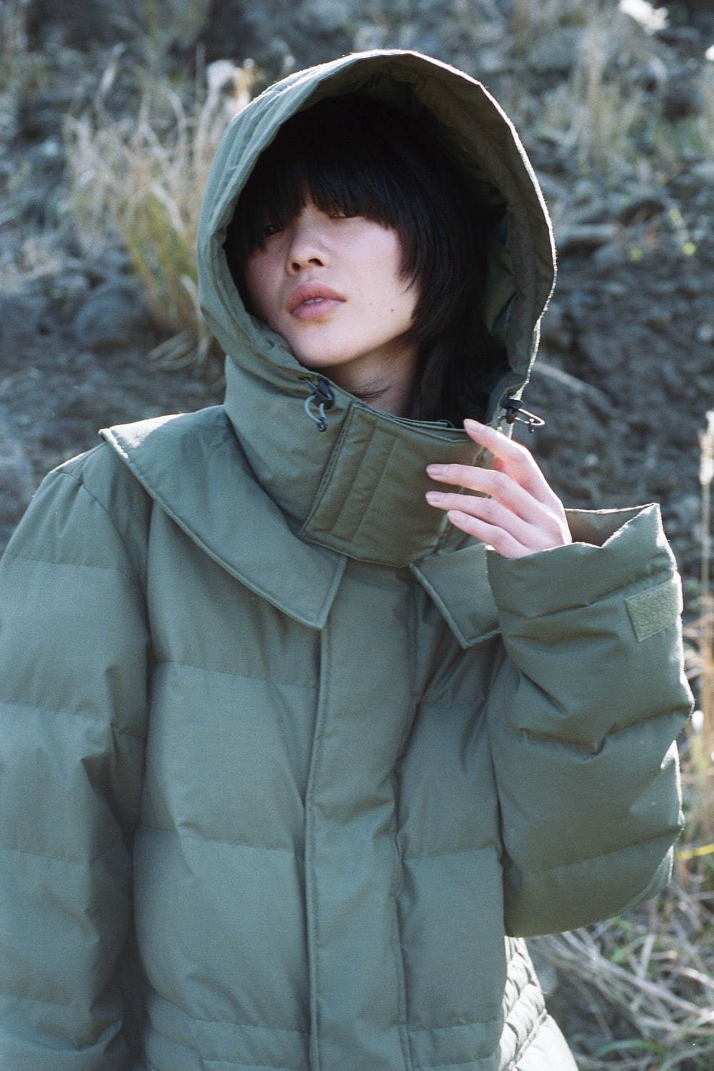 スノーピークより新作ダウン、フード付きプルオーバー＆ロングコート