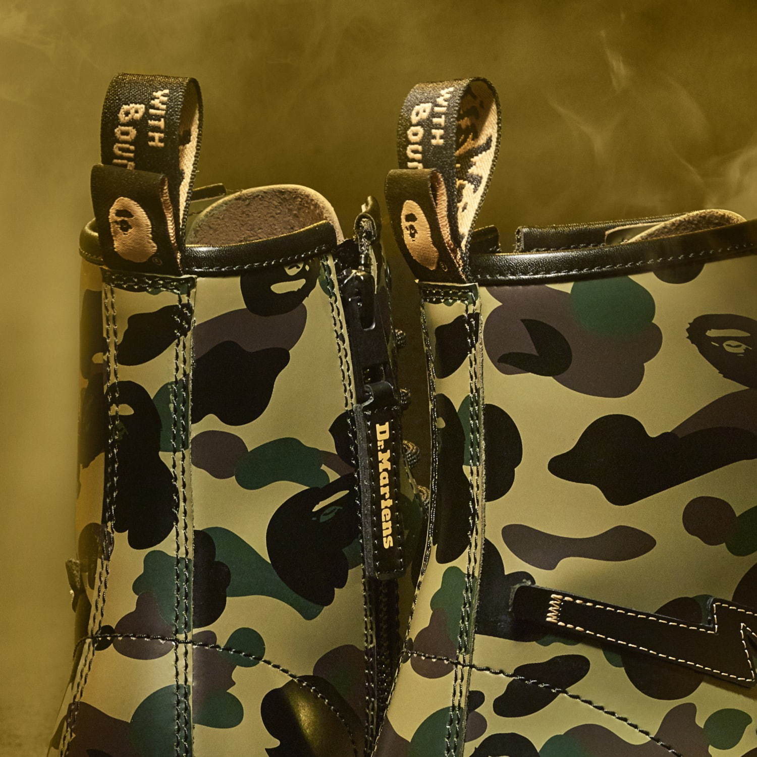 ドクターマーチン×ア ベイシング エイプの8ホールブーツ限定発売、カモ