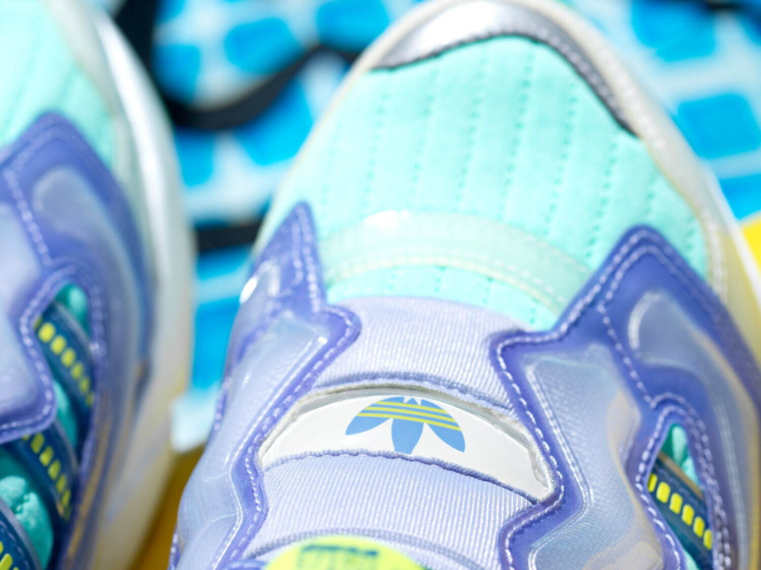 アディダス オリジナルス×リーボック「ZX FURY」シャーベットカラーの