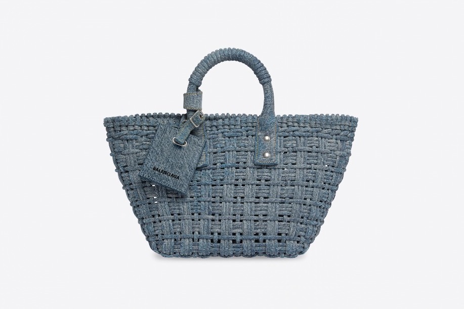 バレンシアガ「ビストロ」“ラタン製家具”着想バスケットバッグ