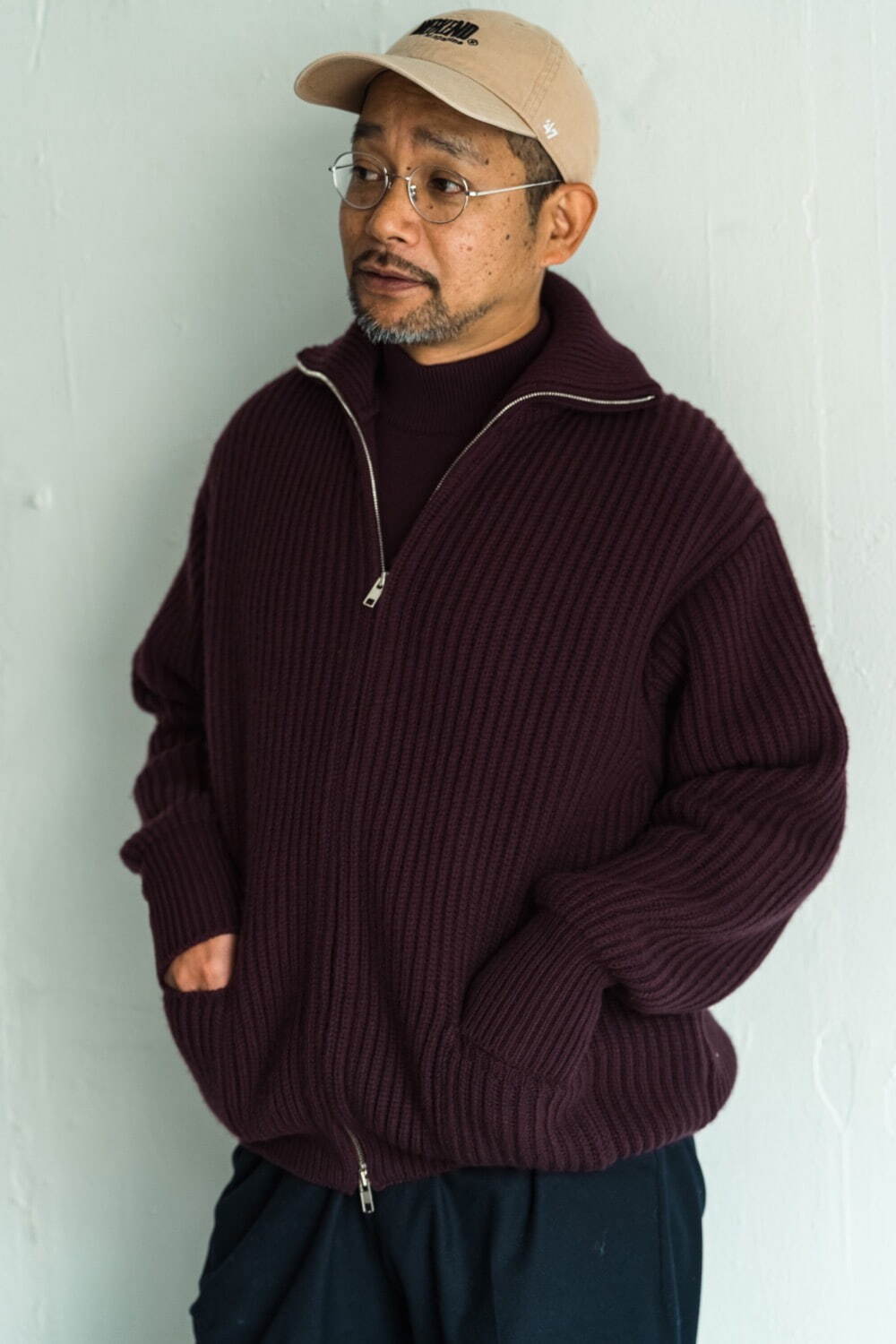 ヘリル“最高級カシミヤ”のドライバーズニット、レショップ別注で