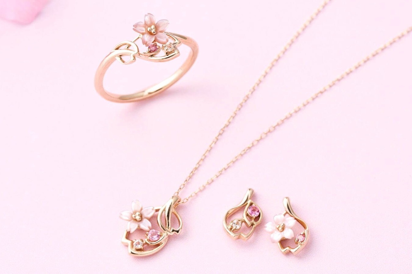 サマンサティアラの桜ジュエリー、ひらりと“桜舞う”ネックレス＆ハート