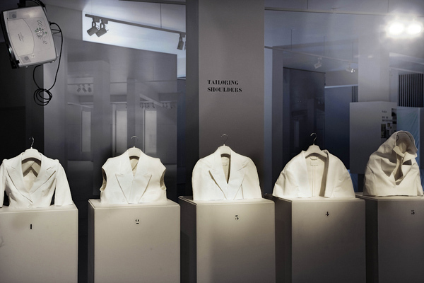 メゾン マルタン マルジェラ創立20周年を記念した回顧展 ‐ ロンドン