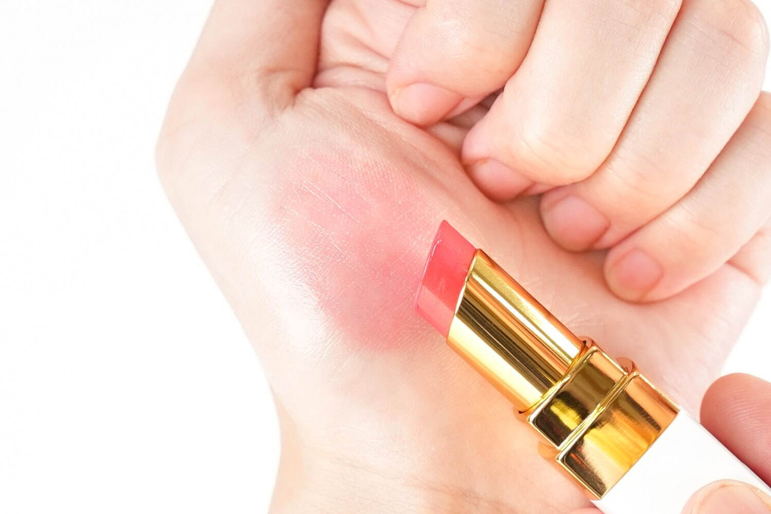 シャネル2024年クリスマスコフレ「雪の結晶チャーム」ポーチ付きメイク