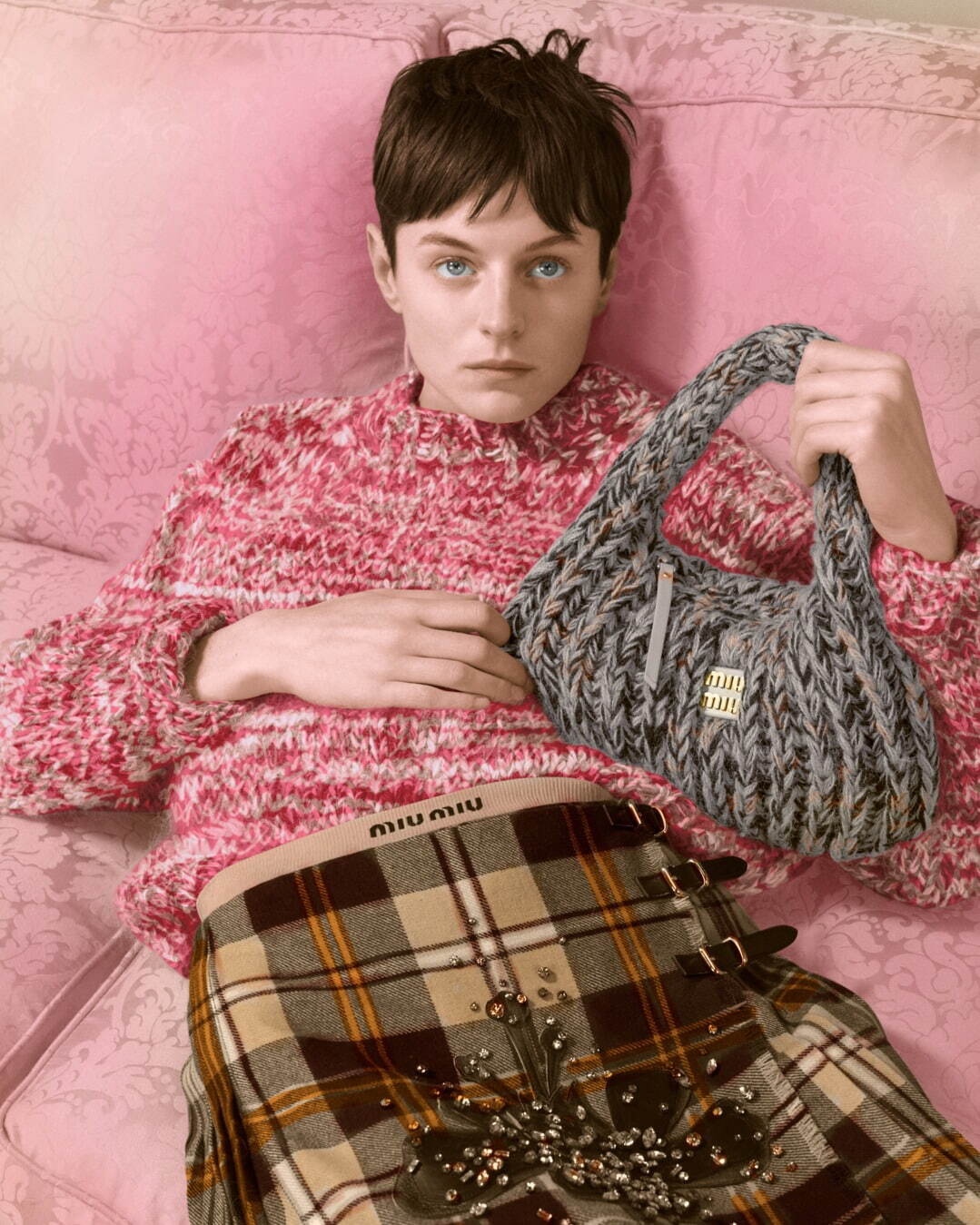 ミュウミュウ“ヴィンテージをリメイク”花柄刺繍のレザージャケット