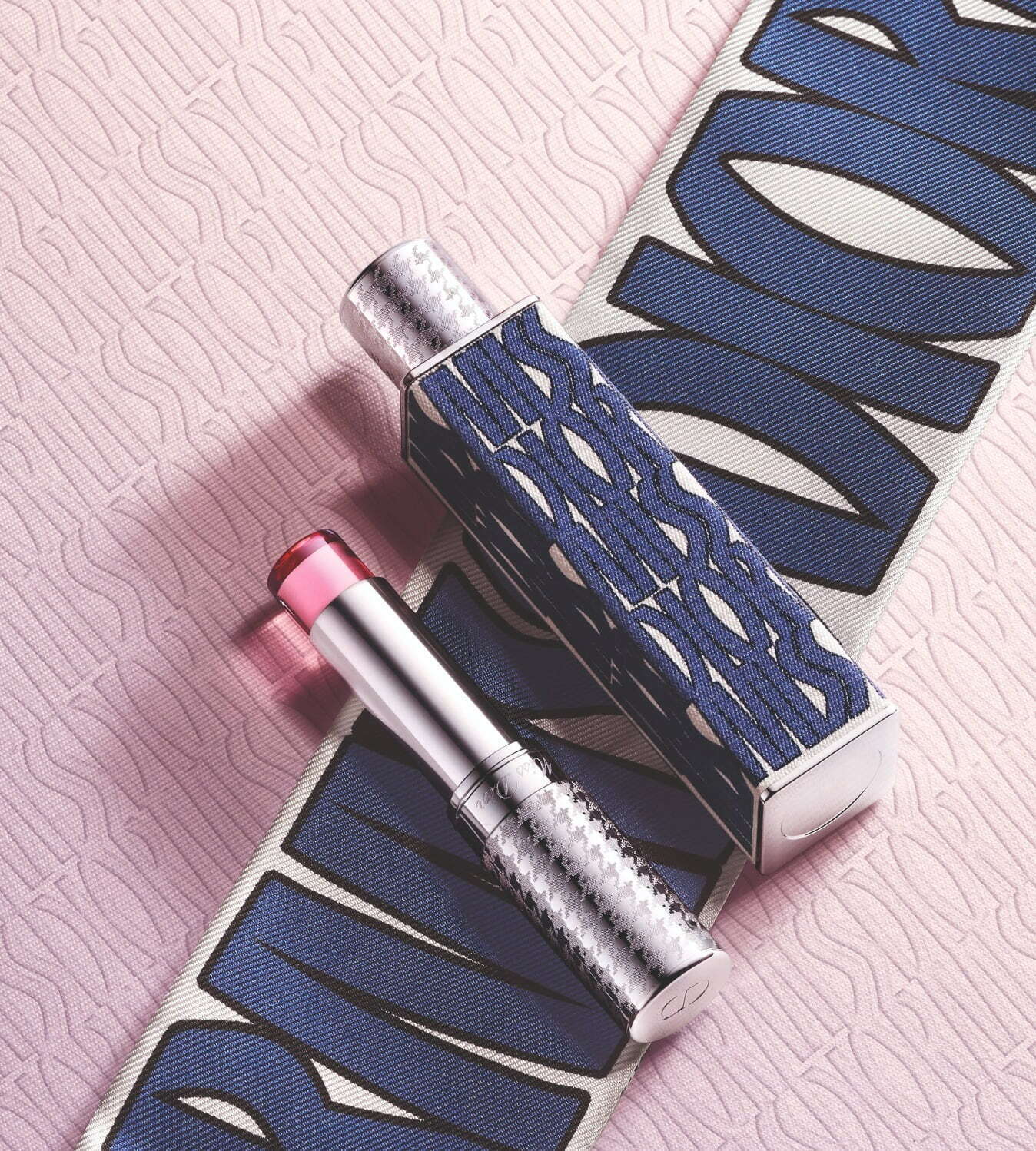 ディオールのスティック香水「ミニ ミス」に限定ケース、愛らしい