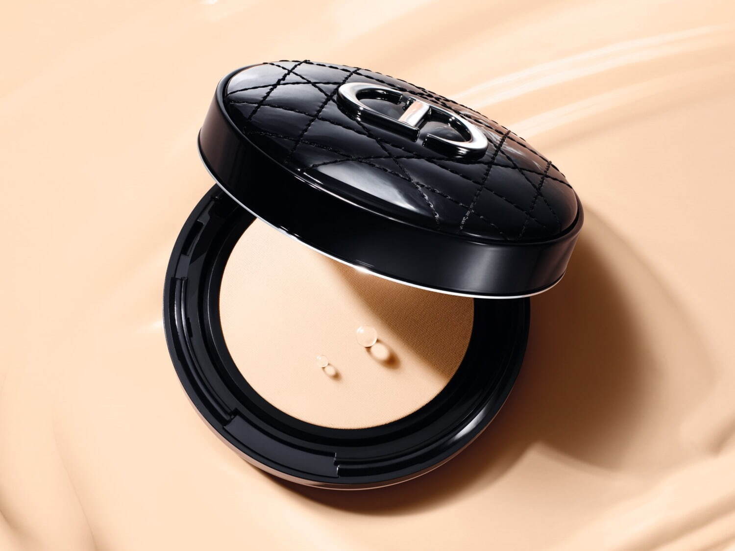 ディオール2025年夏コスメ「ディオールスキン フォーエヴァー」に新