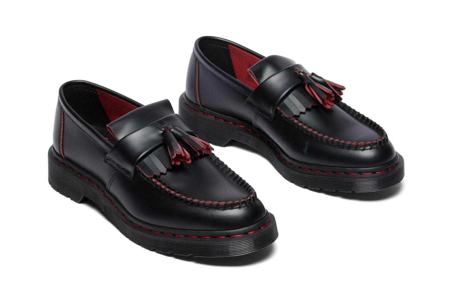 ドクターマーチンのローファー「エイドリアン」“レッド覗く”タッセル