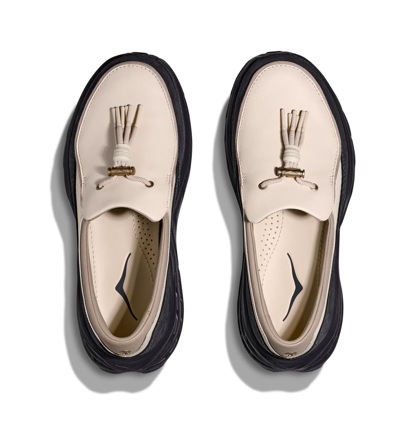 ホカ“ローファー風”厚底スニーカー、ナチュラルカラー＆ブラウンの新色