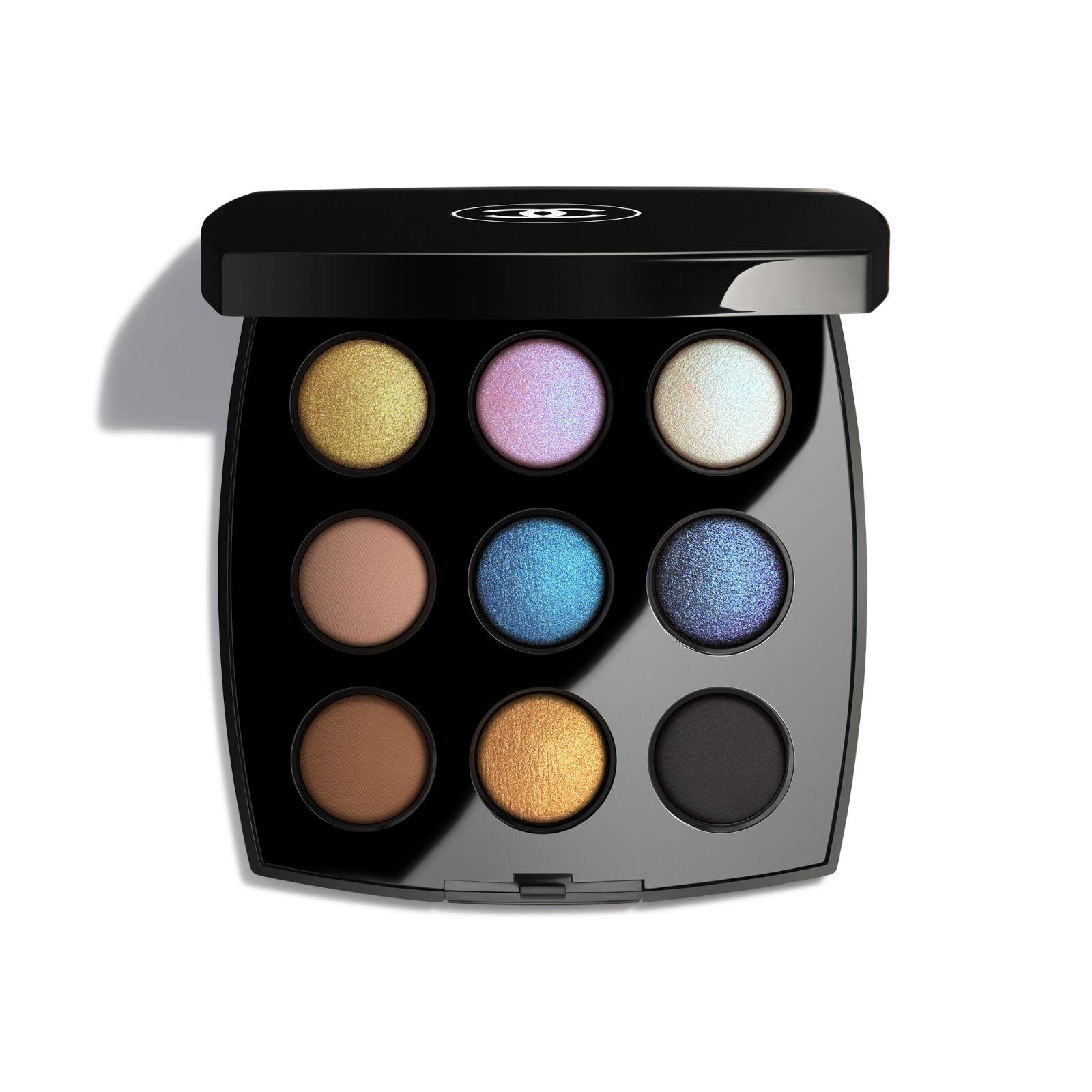 シャネル2025年クリスマスコスメ、9色アイシャドウ「レ ヌフ オンブル