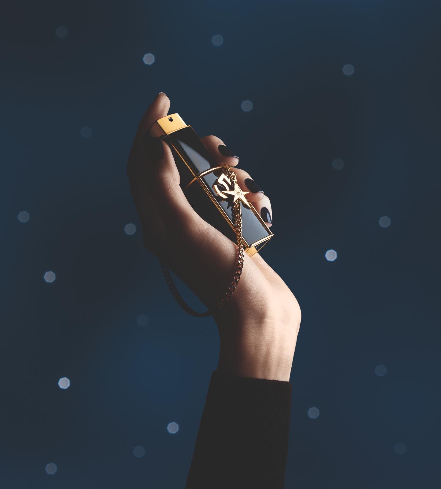 シャネル2025年クリスマスコフレ「シャネル N°5」“彗星チャーム付き