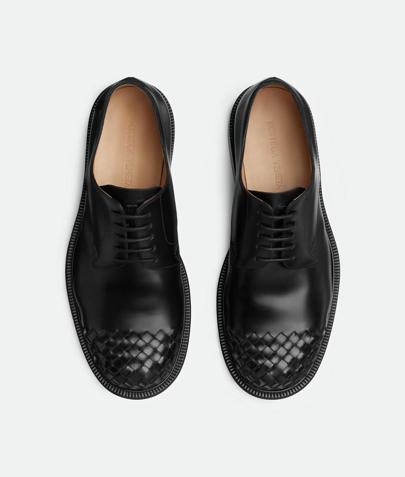 ボッテガ・ヴェネタ「イントレチャート」トゥのメンズレザーシューズ