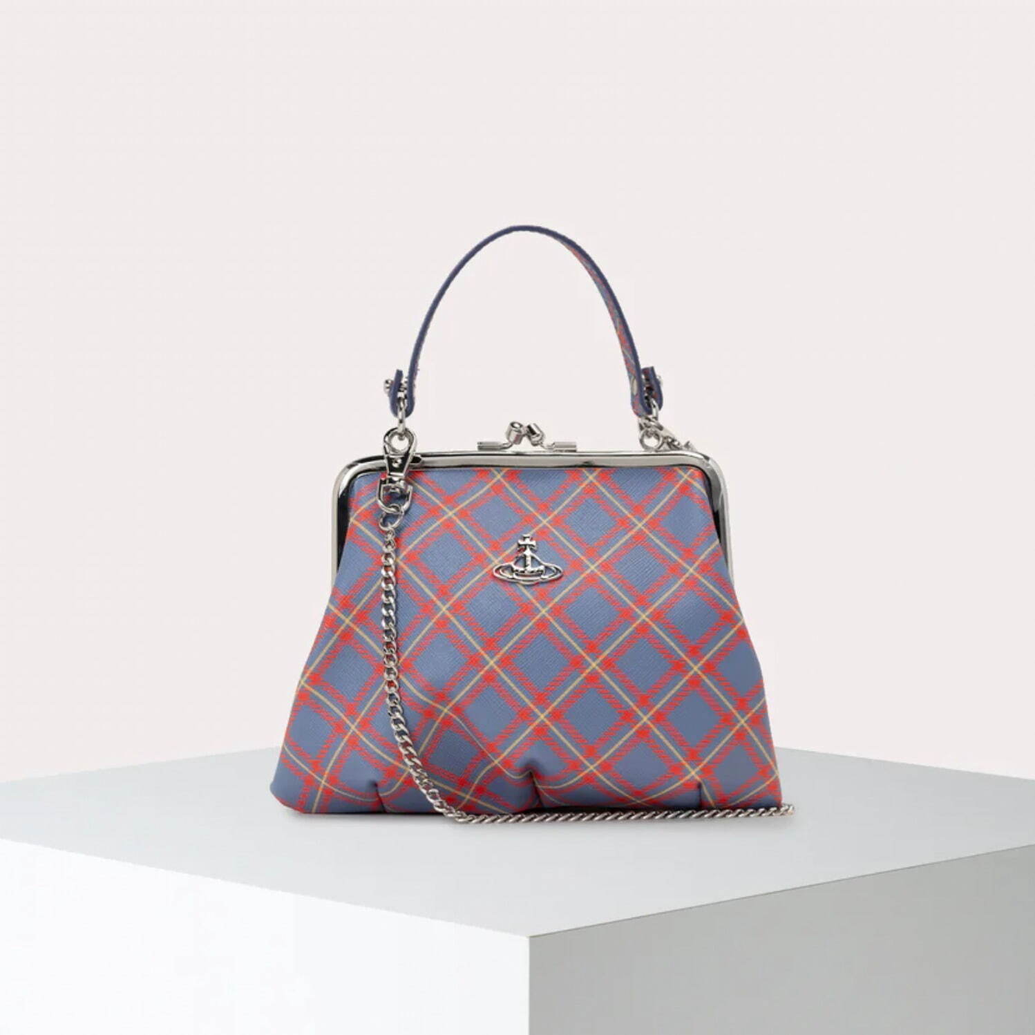 ヴィヴィアン・ウエストウッドの“タータンチェック柄”ハートバッグ