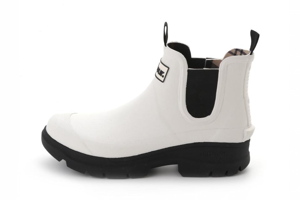 エミ・バブアー、“スニーカー感覚”で履けるレインブーツ「ニンバス