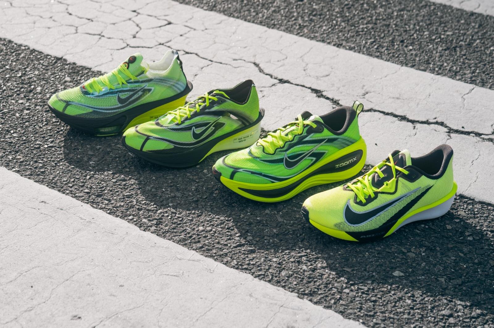 ナイキの”駅伝”着想ランニングシューズ、ライムグリーンの「アルファ
