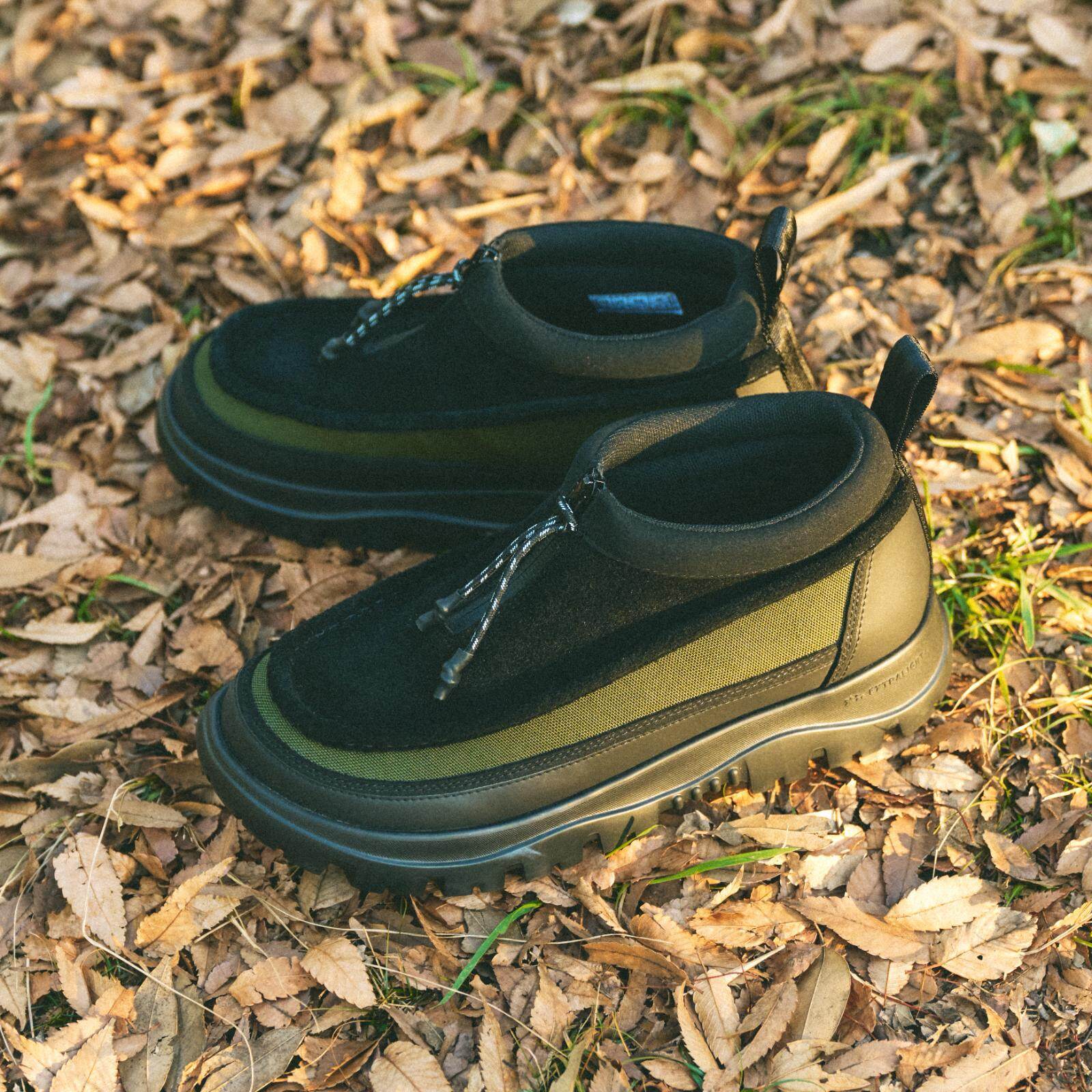 シャカのファスナー付きシューズ「ジップモカシンブーティEX」に