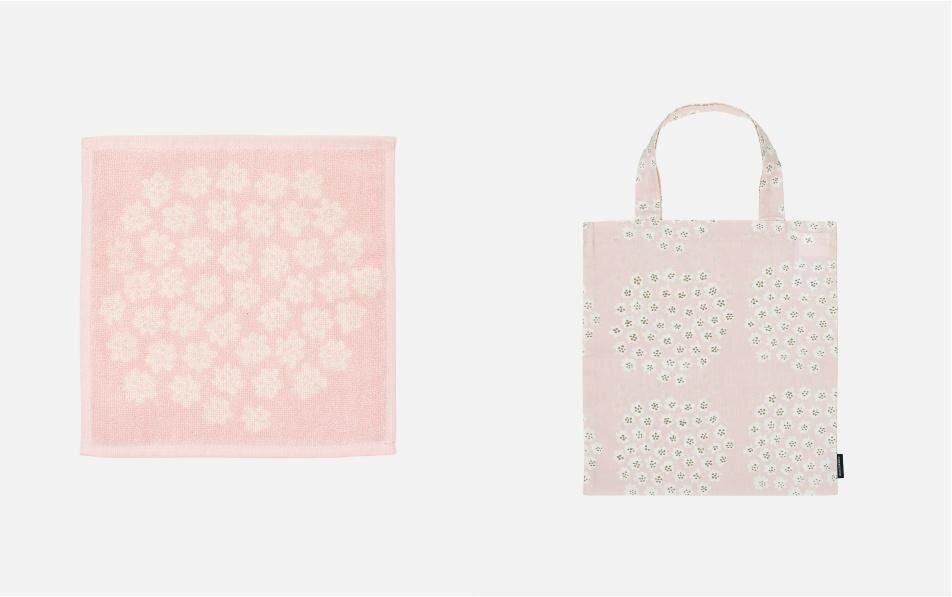 マリメッコの桜色まとった「ウニッコ」マグカップ＆プレート、”ブルー