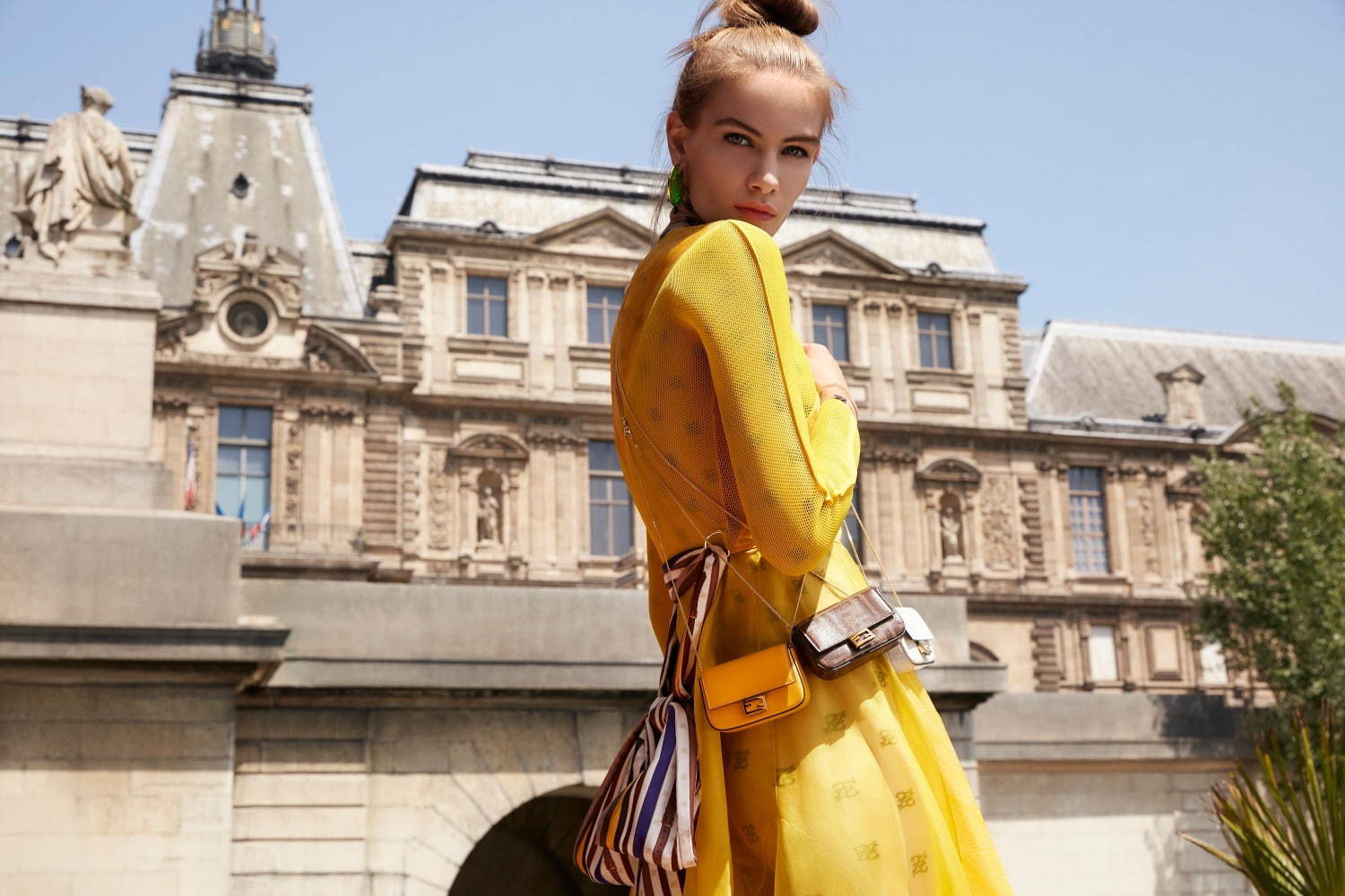 フェンディから「ナノ バゲット」発売、アイコンバッグが“ナノサイズ