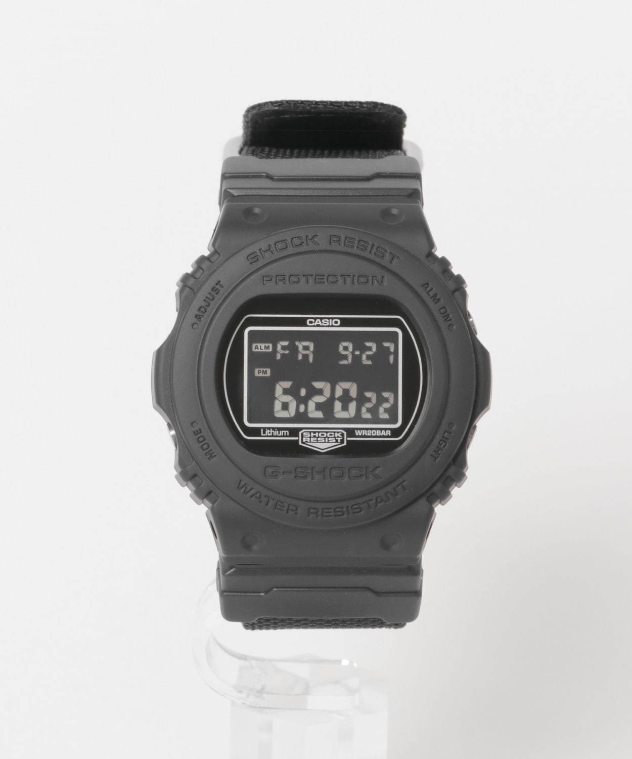 アーバンリサーチの別注G-SHOCK「DW-5750E」黒一色のフェイス×ナイロン