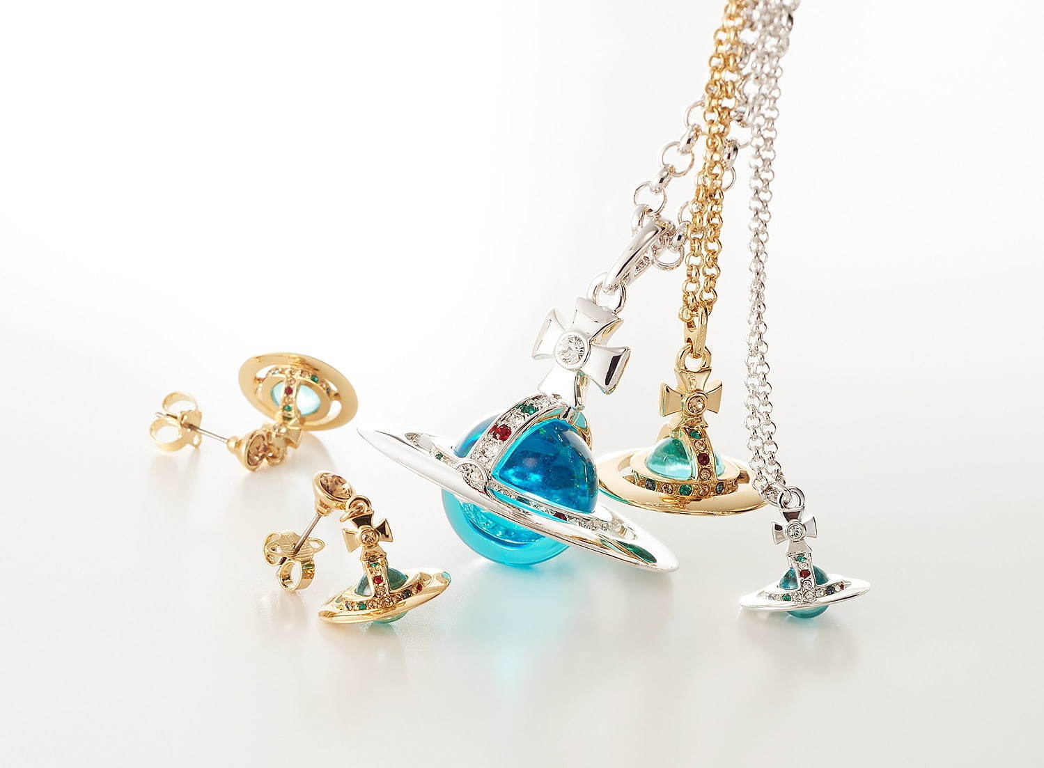 ヴィヴィアン・ウエストウッドの限定3D「ORB」ジュエリー、銀座三越店