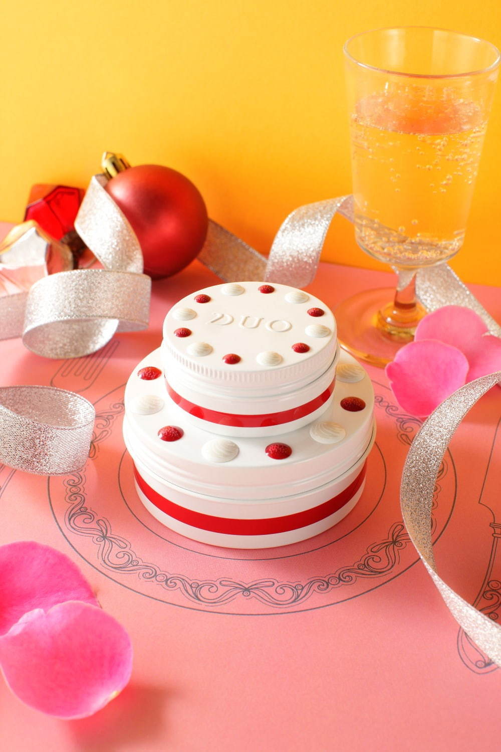 デュオ“ショートケーキ”のようなクリスマスコフレ、つぶつぶいちごの