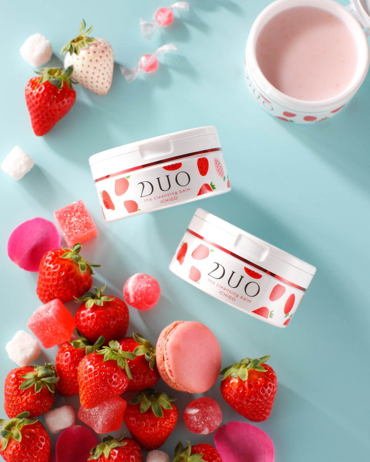 いちごの香り”の「デュオ ザ クレンジングバーム」2種のつぶつぶで