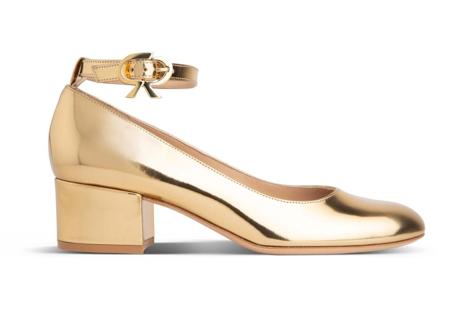 マノロ ブラニクの名作シューズ“メイセール＆メリージェーン”など