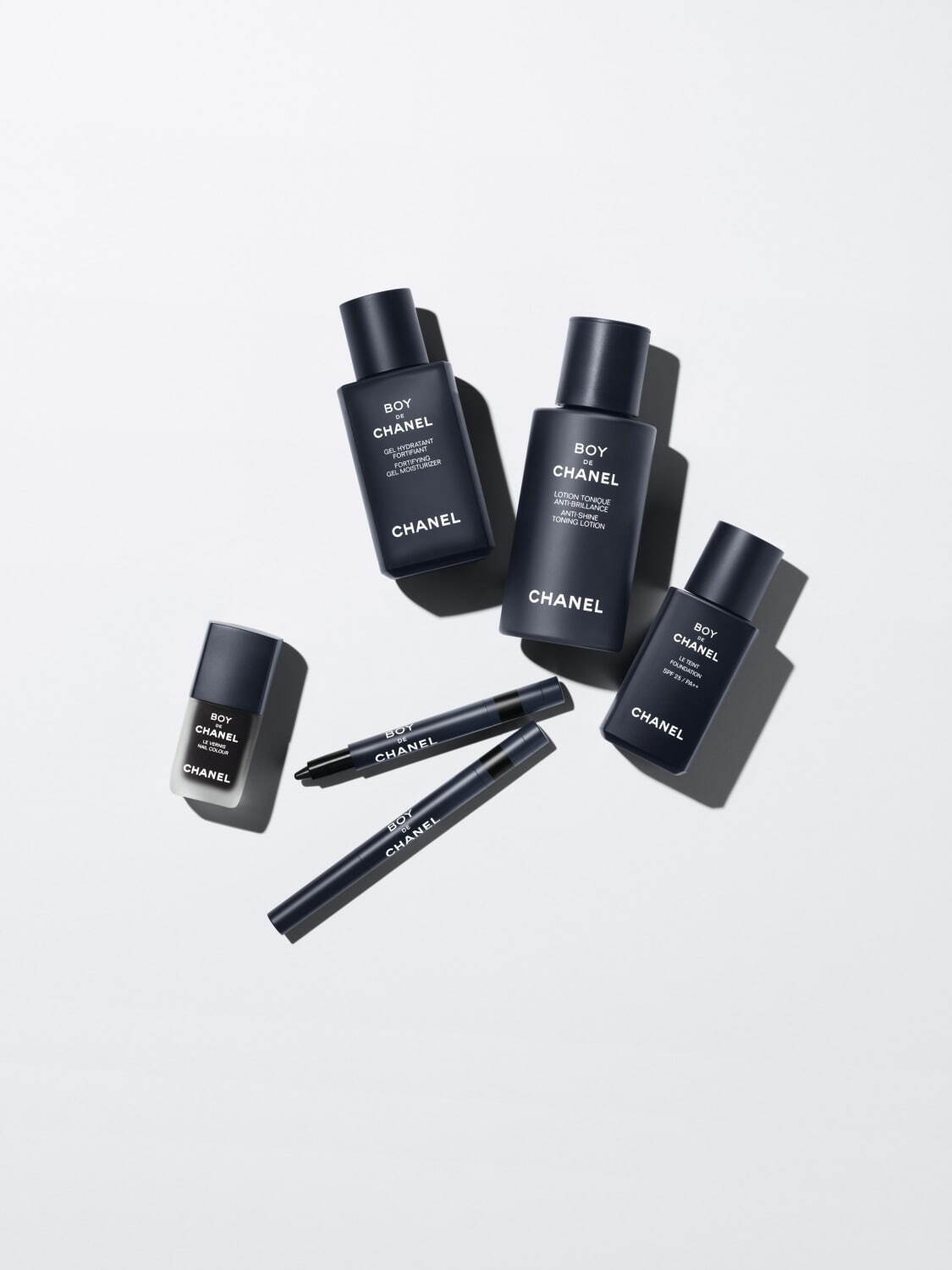 シャネル“素早くマット肌”へ導くメンズ化粧水「ボーイ ドゥ シャネル