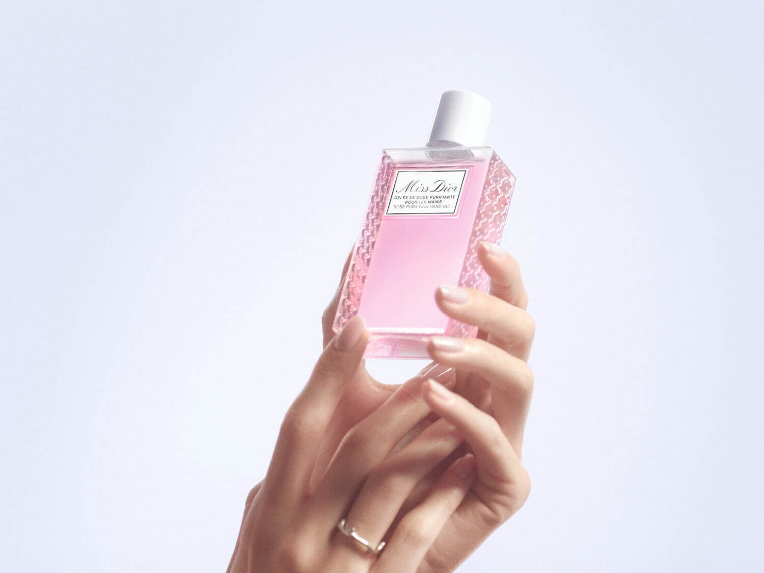 ミス ディオール」の香りつき限定ハンドジェル、上品なローズの香り