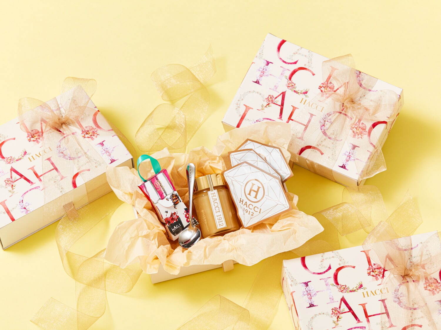 HACCI「はちみつ＆コスメ」の春ギフト、春限定桜はちみつやはちみつ