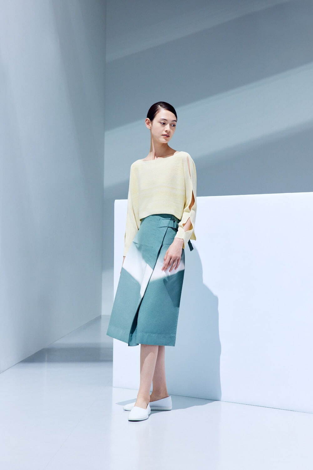 132 5. イッセイ ミヤケ新作、風になびく