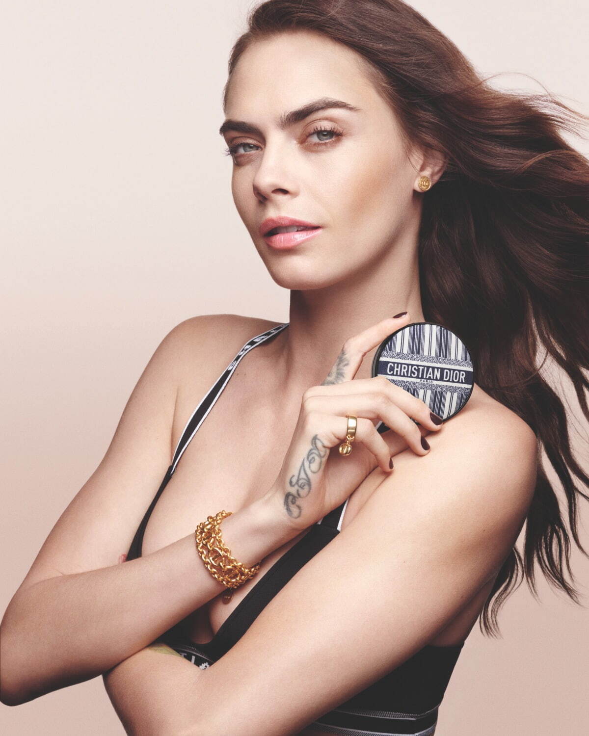 ディオール クッションファンデに“ボーダー柄”「バヤデール ストライプ