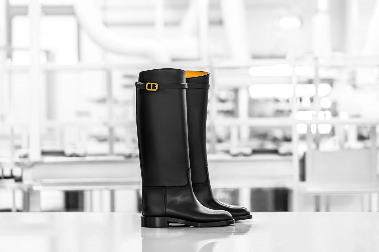 ディオール“乗馬”着想の新作レザーブーツ「ディオール アンプラント