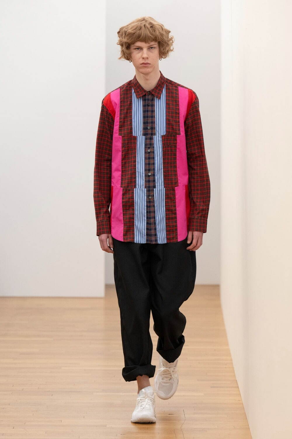 コム デ ギャルソン・シャツ 2025年秋冬コレクション - 色彩のリズム