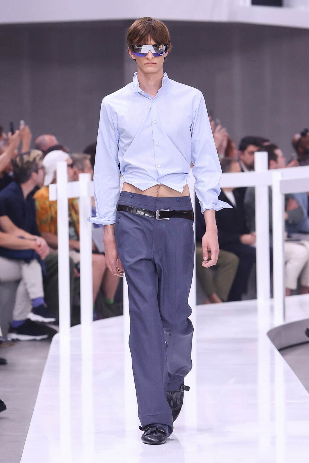 プラダ 2025年春夏メンズコレクション - 衣服と身体、研ぎ澄ます造形に