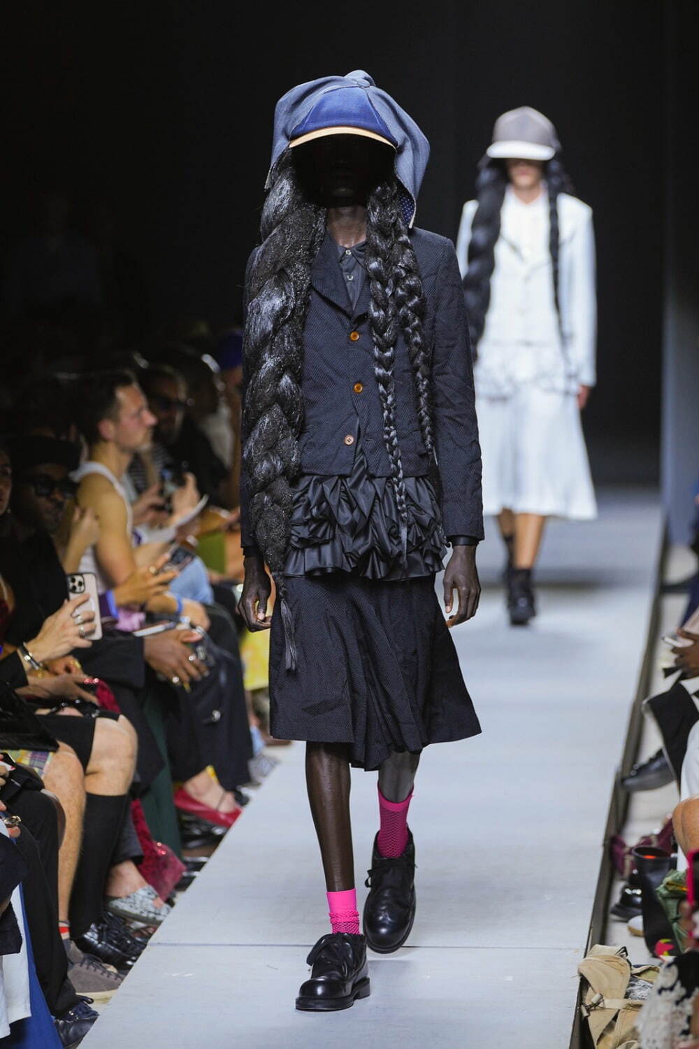 コム デ ギャルソン・オム プリュス 2026年春夏コレクション、拡張する