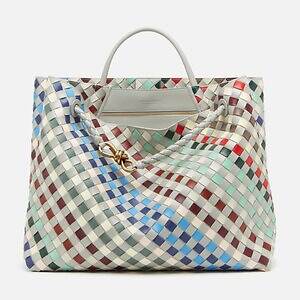 ボッテガ・ヴェネタ“15色のレザー”編み込んだイントレチャートバッグ