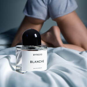 バイレードの人気香水「ブランシュ」がより濃密に、“まるで洗い立て
