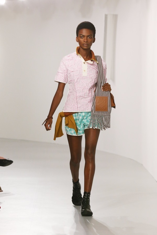 ロエベ(LOEWE) 2018年春夏ウィメンズコレクション - ファッションプレス