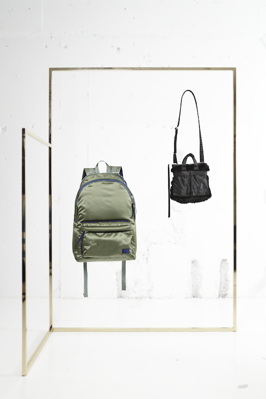 サカイ×ポーター 新作はデイパックとファー付きヘルメットバッグ